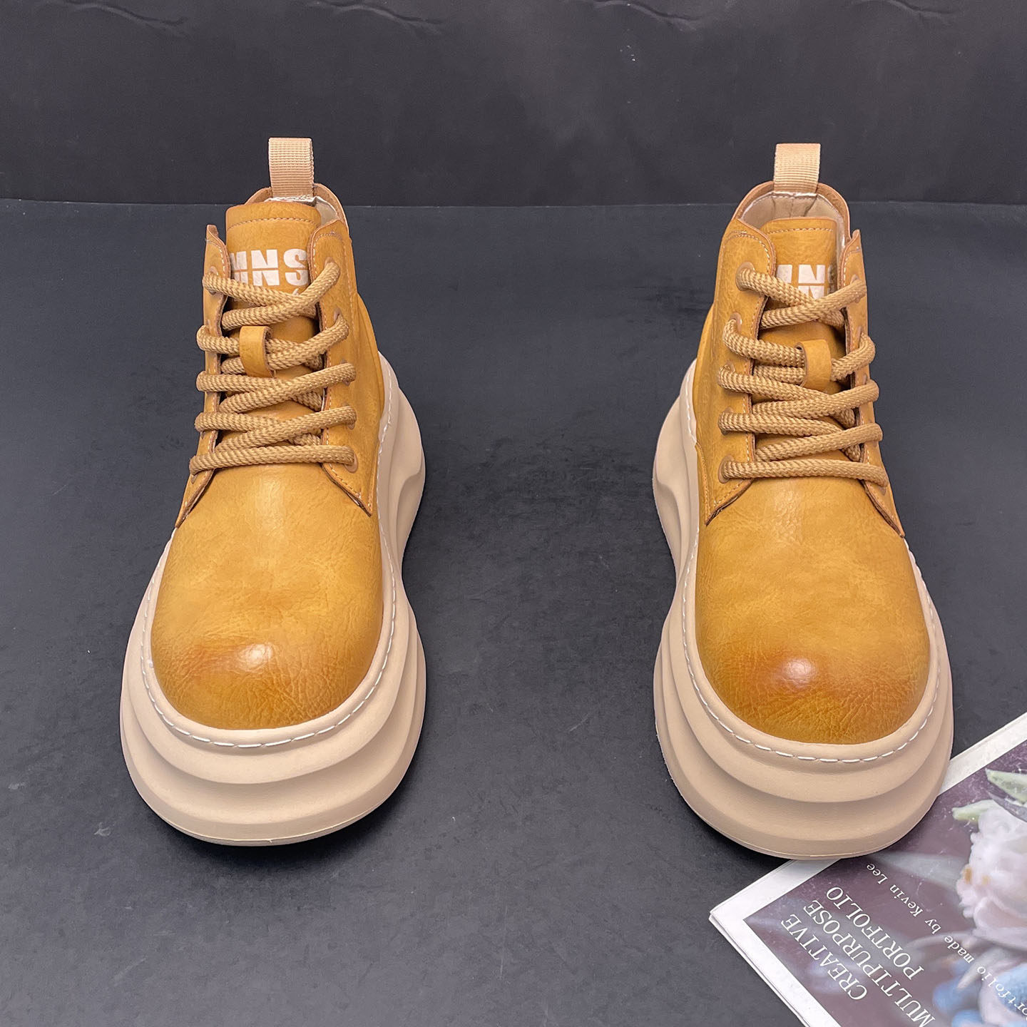 马丁靴男士英伦风大黄靴2025冬季潮流厚底内增高中帮机车软皮靴子