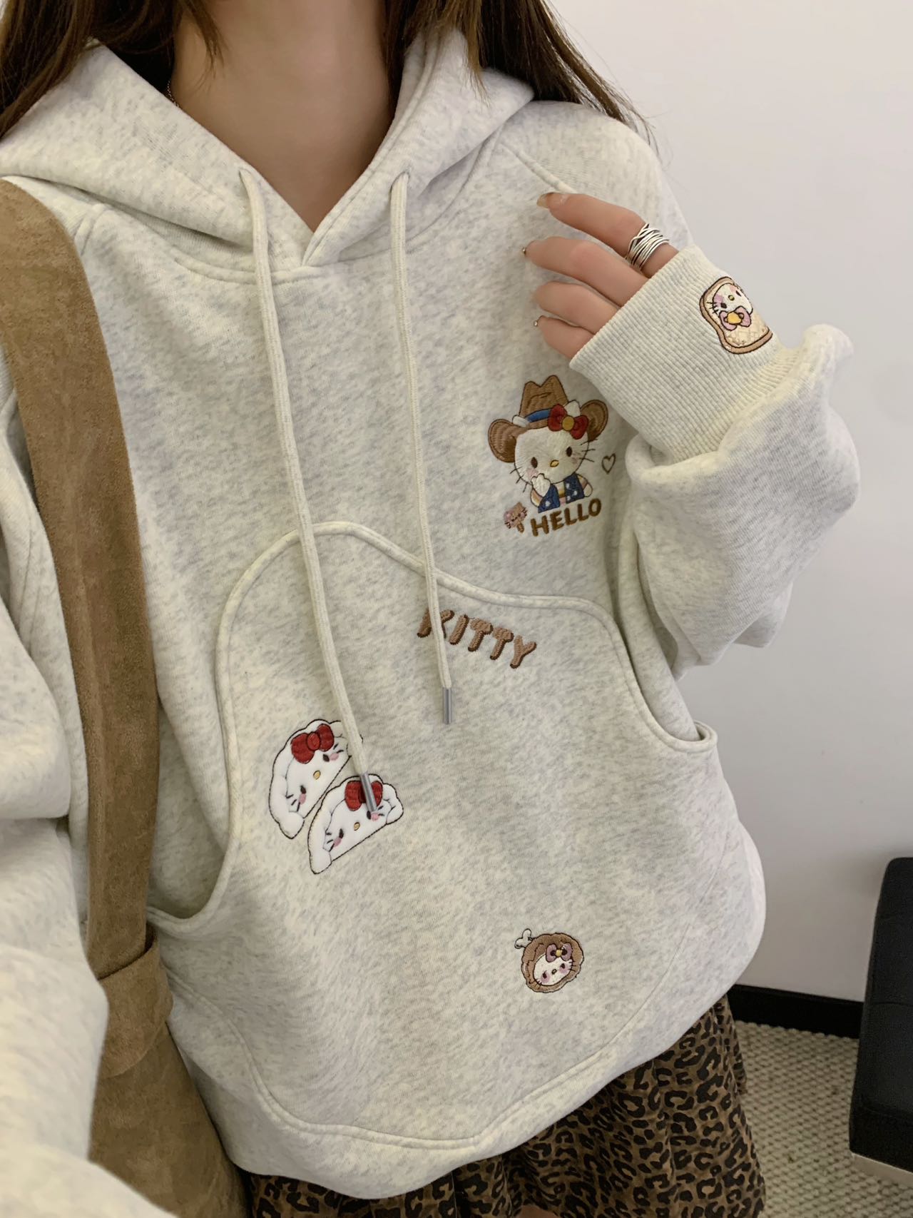 加绒加厚Kitty猫重工刺绣连帽卫衣女秋冬慵懒宽松设计感oversize
