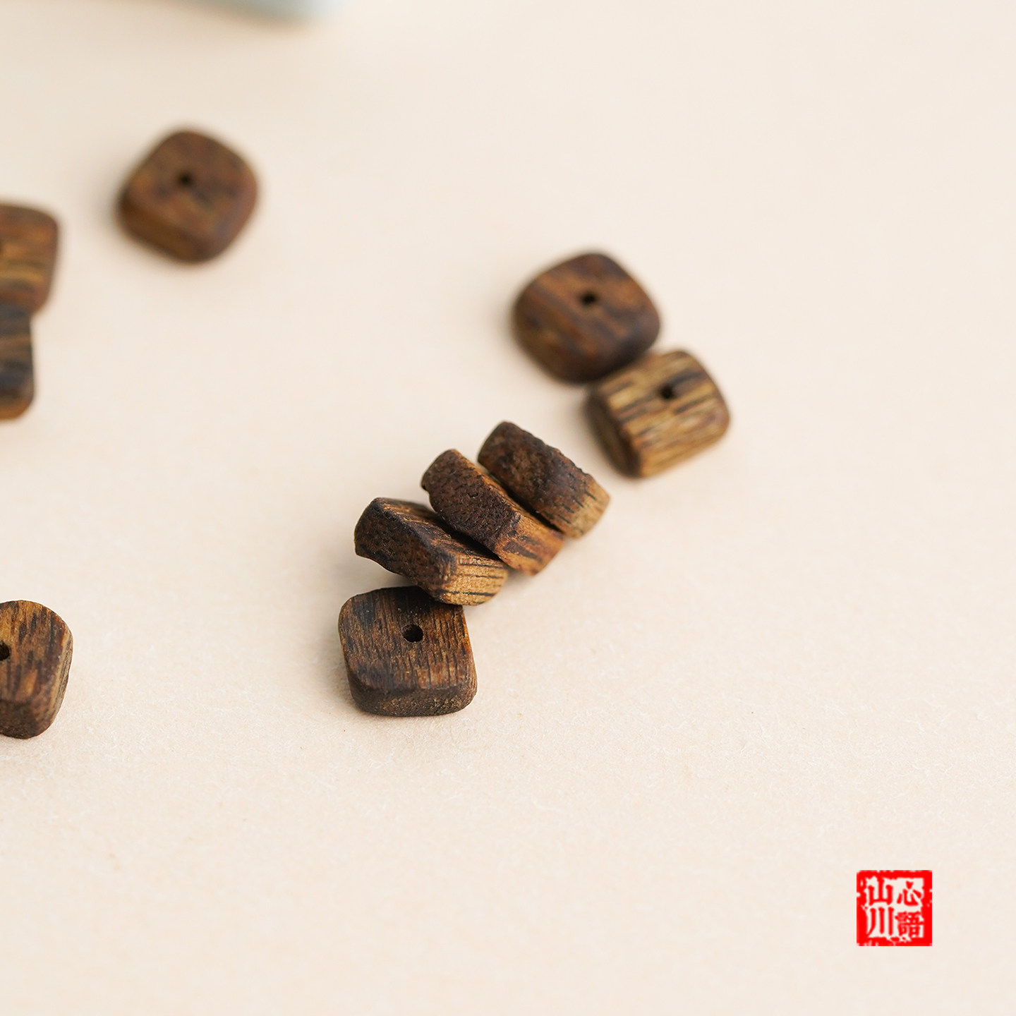 奇楠沉香隔片文玩手串散珠不规则药片直切算盘珠diy檀木隔珠配件|,饰品/流行首饰/时尚饰品新,沉香,淘宝优惠券,粉丝福利购,淘宝优惠卷