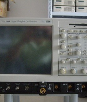 Tektronix泰克TDS7154B TDS7704B TDS7404B TDS7254B 示波器回收