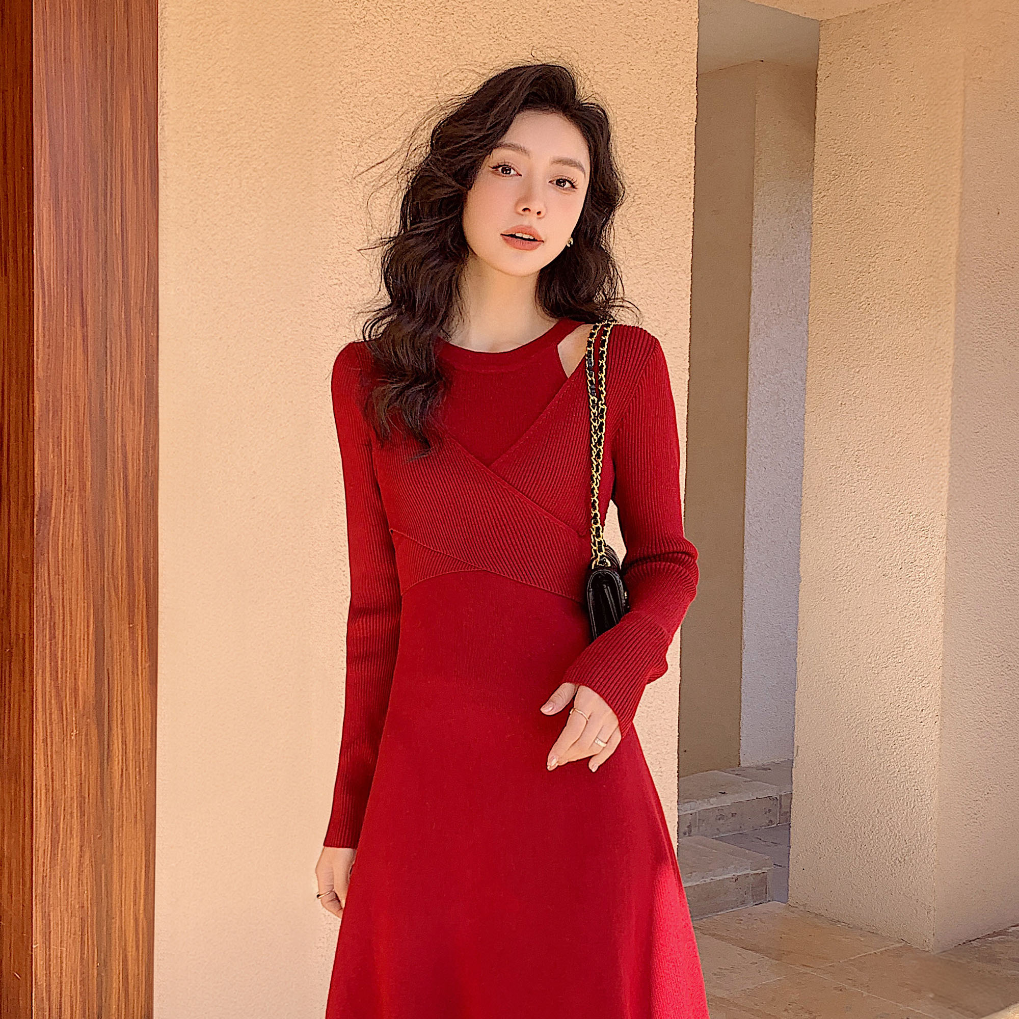 MAJEWINGS轻奢红色毛针织连衣裙