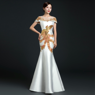 中国风公司年会晚礼服金凤凰2025新款鱼尾修身模特走秀演出服白色