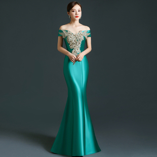 中式宴会晚礼服一字肩礼服长款鱼尾修身主持人年会走秀演出服绿色