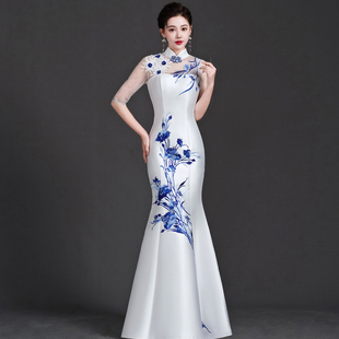 中国风旗袍晚礼服2022新优雅高端走秀鱼尾复古主持人演出服青花瓷