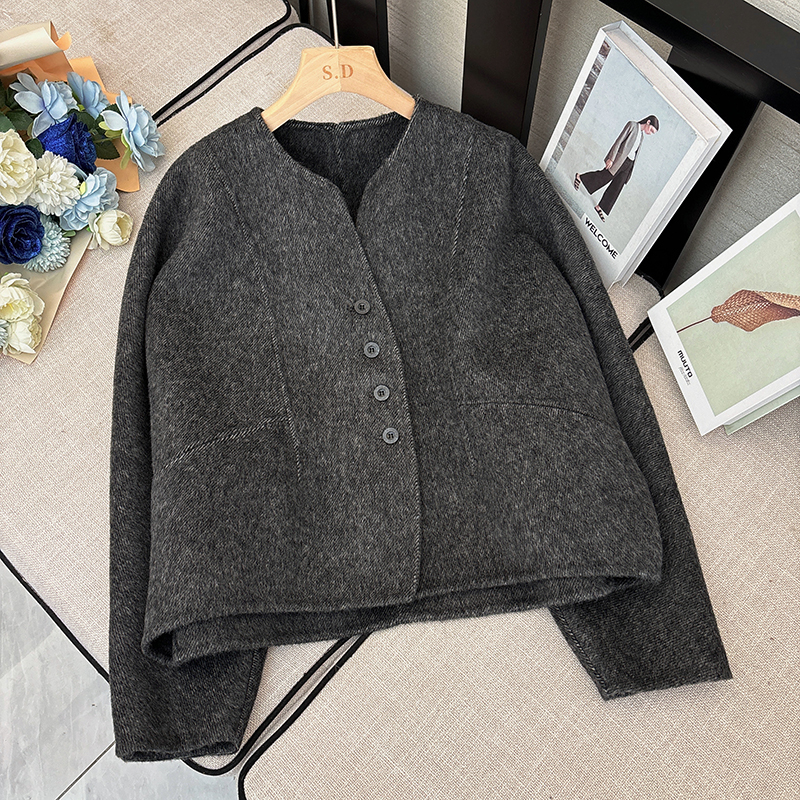 蝙蝠袖V领羊毛呢外套小香风