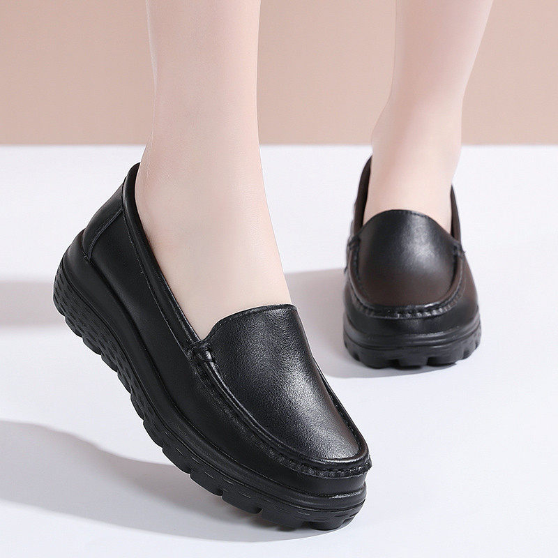 春夏护士鞋女软底透气不累脚黑色舒适真皮防滑防臭妈妈休闲工作鞋