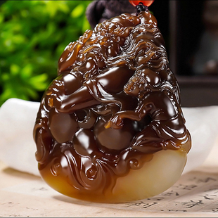 新疆大师张亚龙作品和田玉且末金山料糖白玉钟馗挂件68.22克