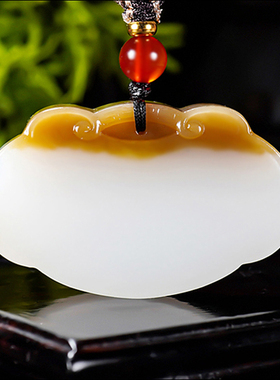 新疆大师郭磊作品 和田玉且末糖羊脂白玉平安如意挂件21.55克