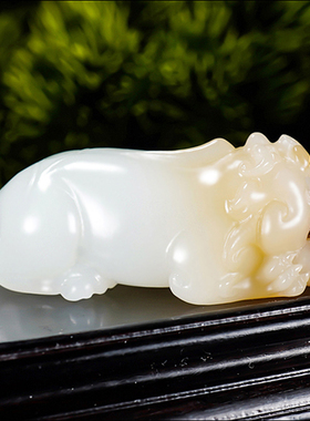 新疆大师张亚龙作品 和田玉且末金山料糖羊脂白玉貔貅33.14克