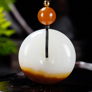 新疆大师郭磊作品和田玉且末金山料糖羊脂白玉平安扣挂件18.11克