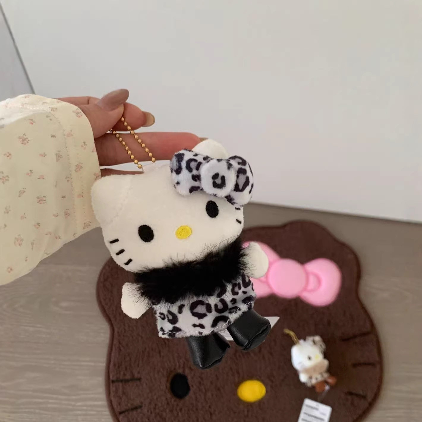 日本毛茸茸软豹纹kitty挂