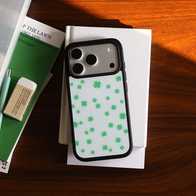 omatl原创古早四叶草 pc磨砂黑边磁吸手机壳 适用于苹果iphone17promax
