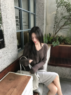 鱼没放 轻柔马海毛v领内搭毛衣 前后两穿 可做开衫