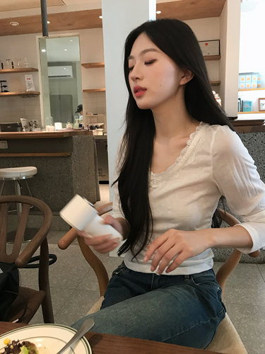 鱼没放 复古女人蕾丝领打底衫