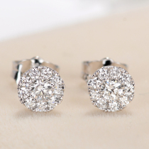 Gem miner 18K white gold nine around one diamond earring, Nuzhen diamond 30 points earrings, male 50 points earrings can be single