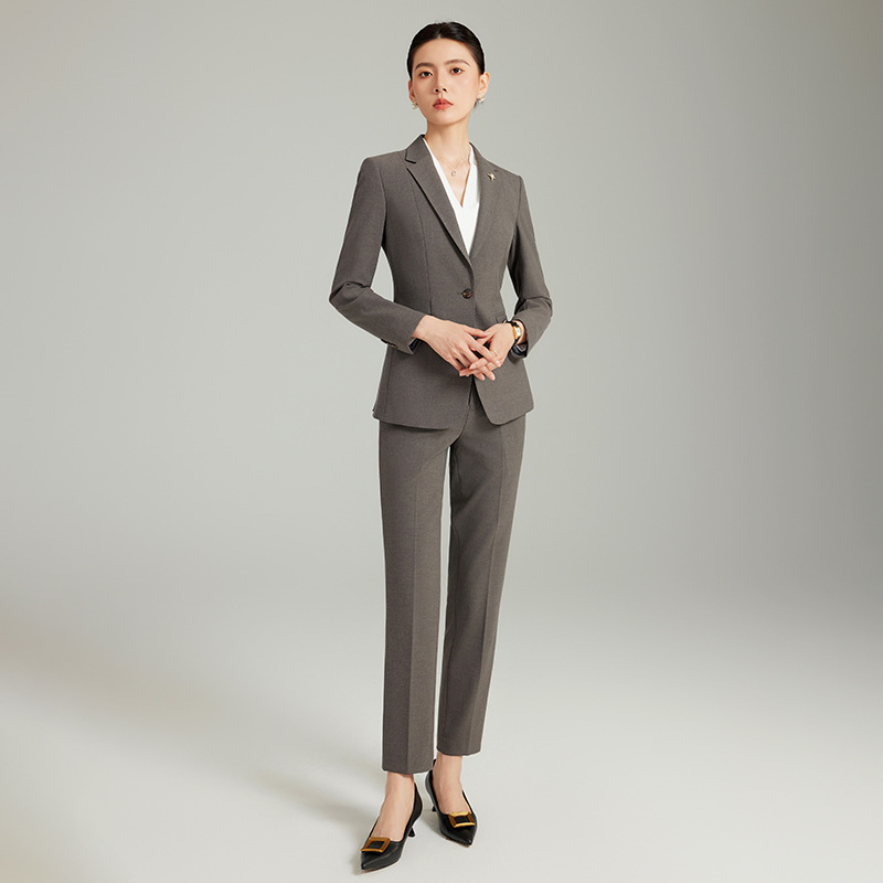 春秋卡其色商务西装套装女气质新款设计感小个子通勤职业西服外套