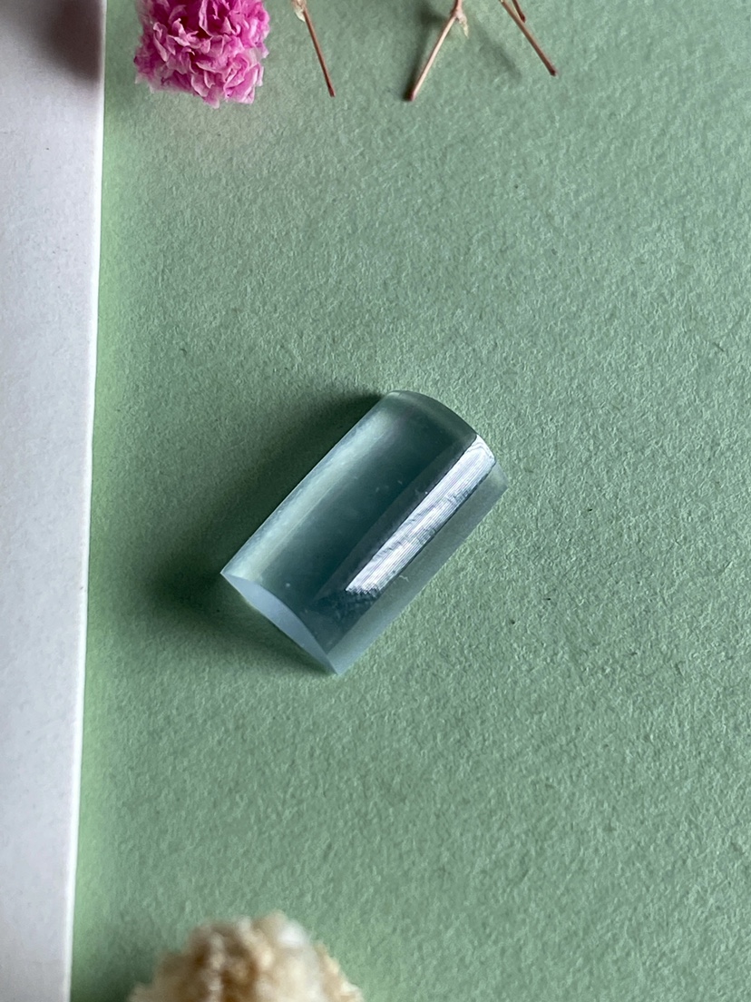 天然A货翡翠老坑高冰种起光起刚马鞍白戒面半柱形带权威认证证书