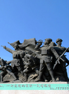 军人主题群雕玻璃钢城市广场铸铜