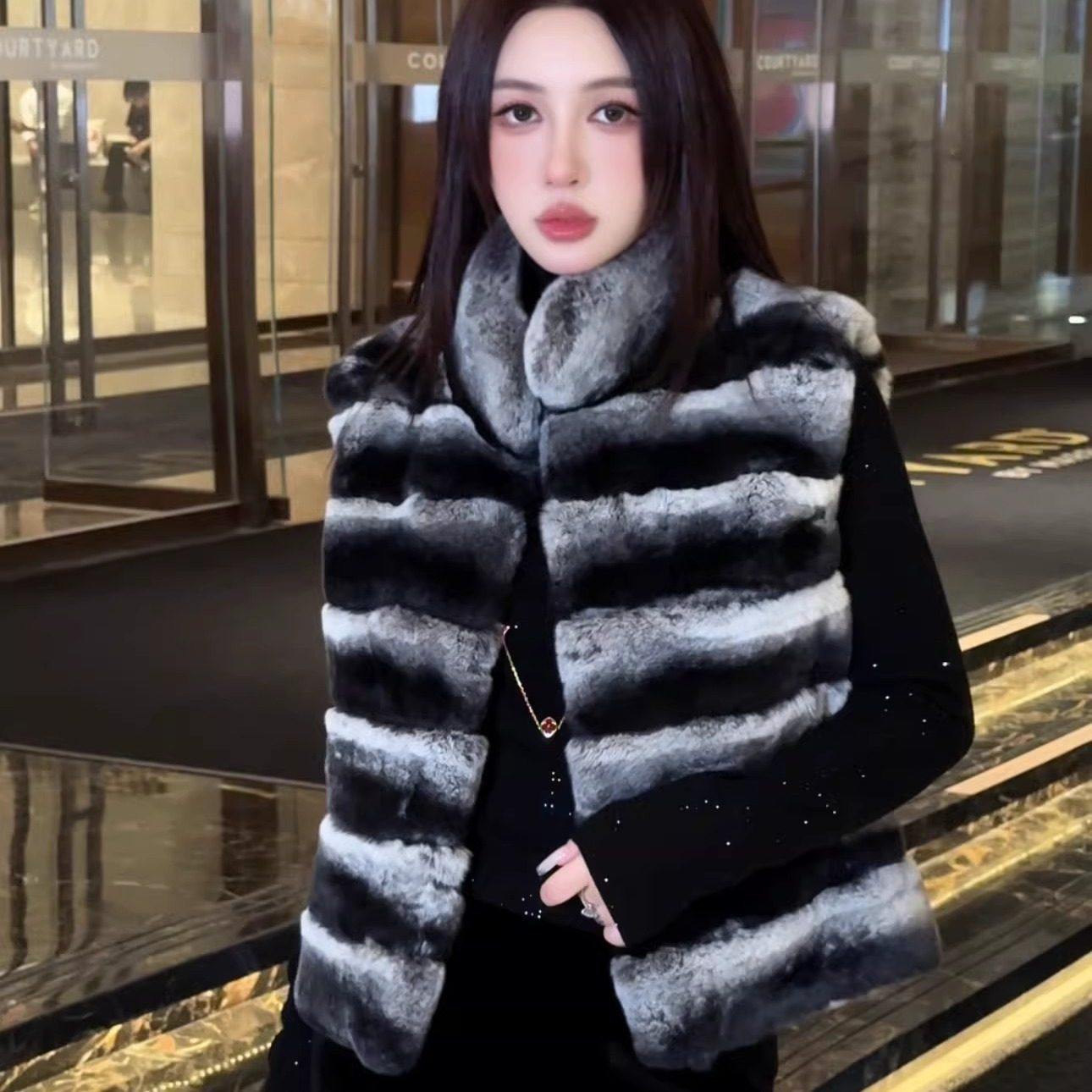 Gyantong郭彦彤年服雷克斯獭兔龙猫时尚潮流马夹女细毛减龄MJ1016,女装/女士精品,皮草,淘宝优惠券,粉丝福利购,淘宝优惠卷