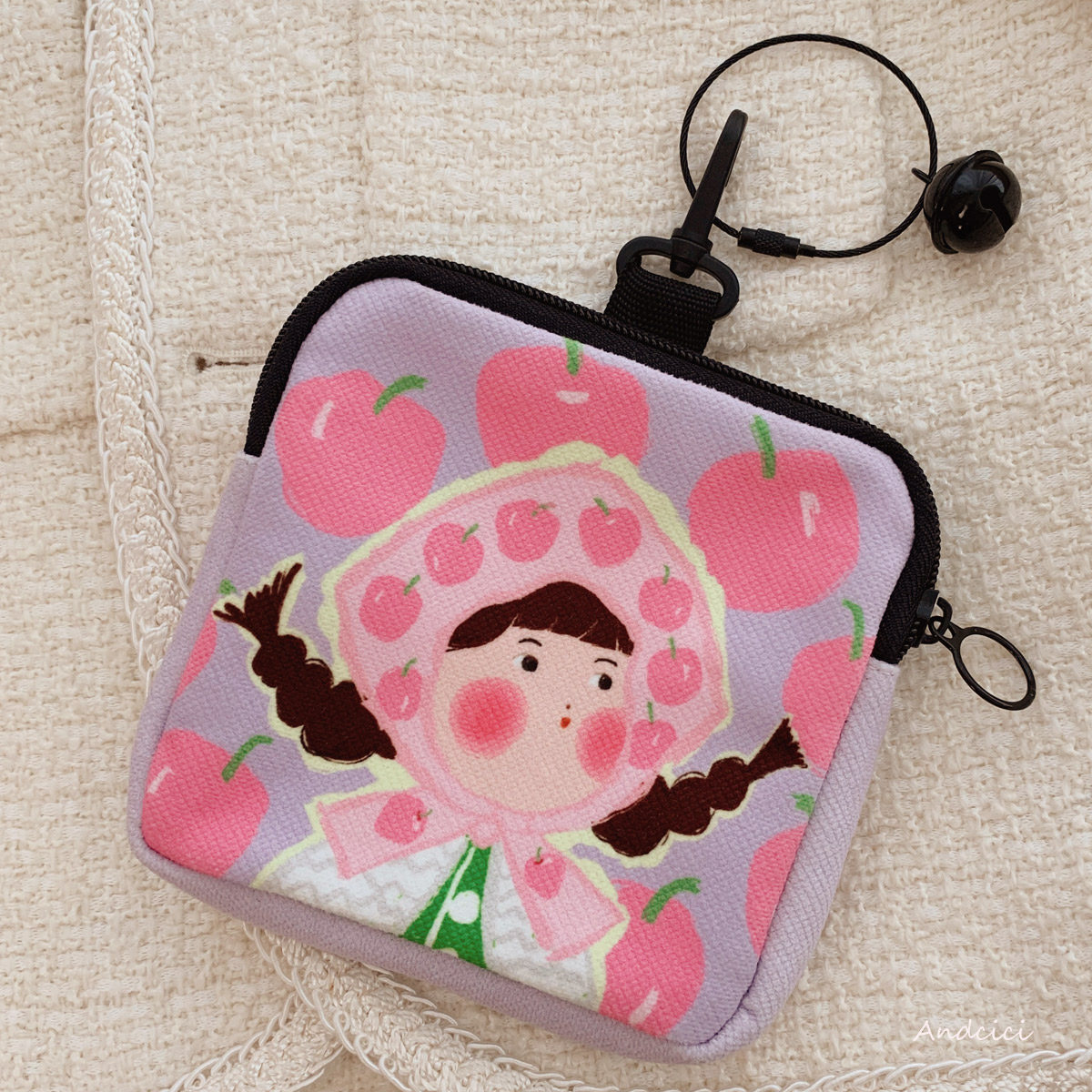 苹果女孩~奶fufu的马卡龙紫~带铃铛~带拉链挂件包卡包手提零钱包