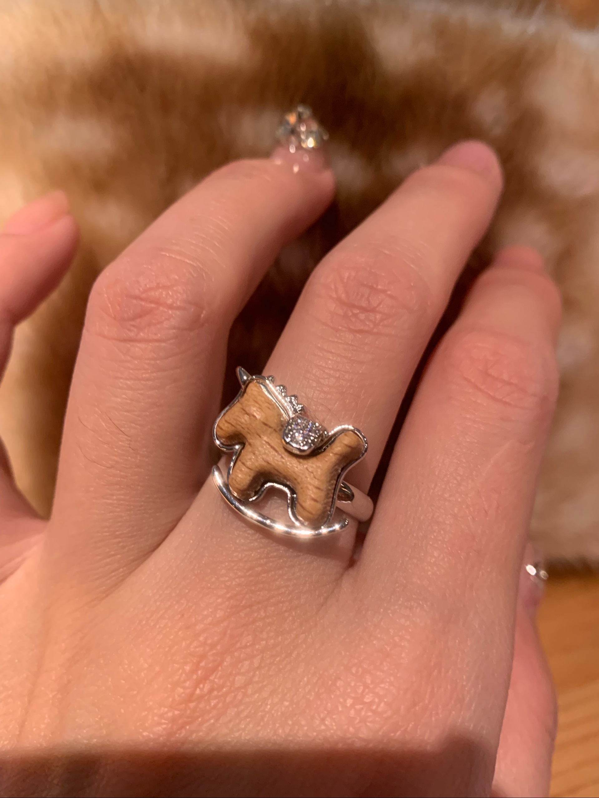 棠洛 马上有钱钱镶钻木马戒指女童趣指环开口可调节食指戒2026爆