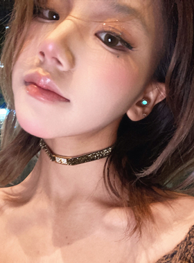 细闪雀棕choker十字架颈链女植绒布艺项圈锁骨链小众个性颈带2026