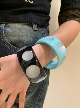 时髦设计感猫眼手镯女y2k波点树脂手环高级感ins百搭夸张手饰品潮