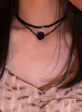 棠洛 双层黑色玫瑰花串珠锁骨链女甜酷叠戴项链日常百搭颈链短链