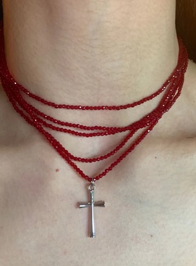 恶魔凯撒 多层红色尖晶石十字架吊坠项链甜酷辣妹风choker锁骨链