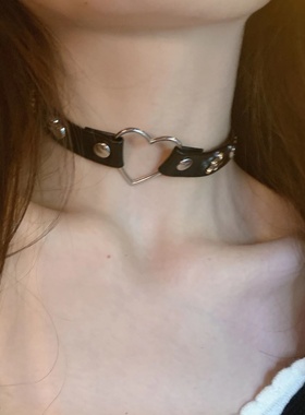 甜酷黑色pu爱心项链锁骨链chok
