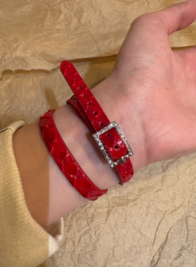 一款两戴 正红亮面漆皮choker颈链女小众个性辣妹项圈y2k亚文化潮