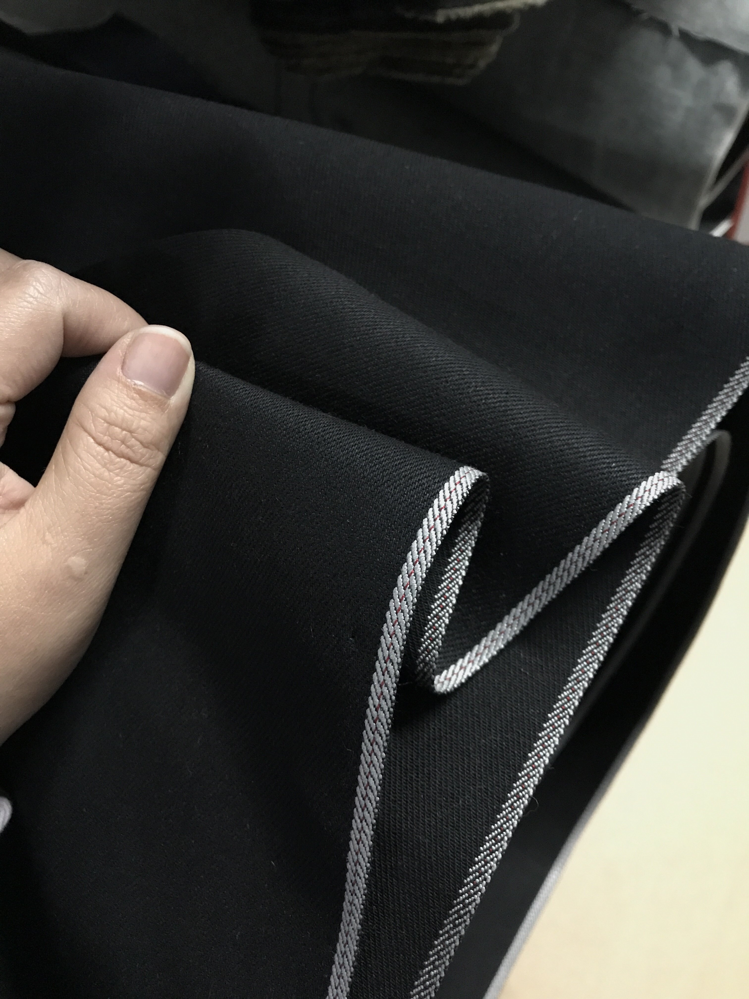 金佳微厚挺括弹力日本丹宁进口高端赤耳原浆黑色红边牛仔布料