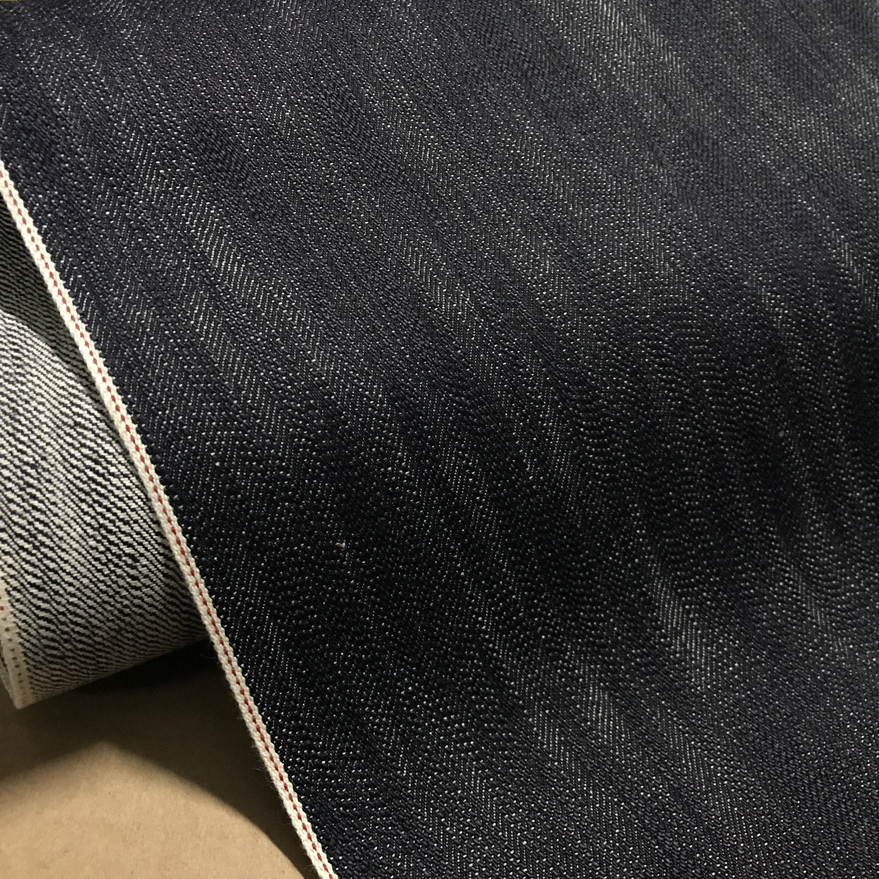 金佳中厚挺括无弹品质感足日本冈山赤耳原浆黑色红边丹宁牛仔布料