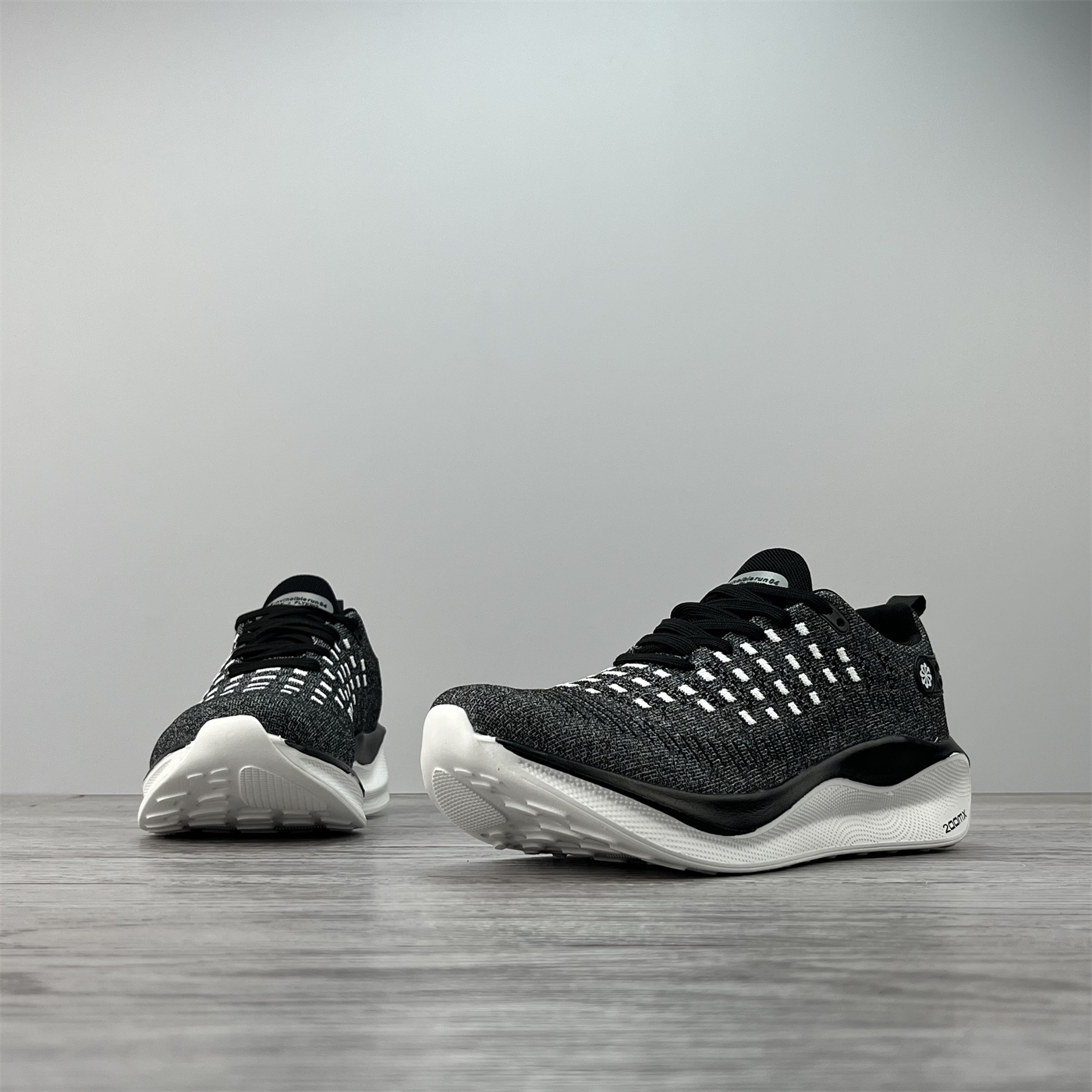 外贸出口高品质飞织厚底运动鞋夏季透气时尚百搭超轻减震慢跑鞋