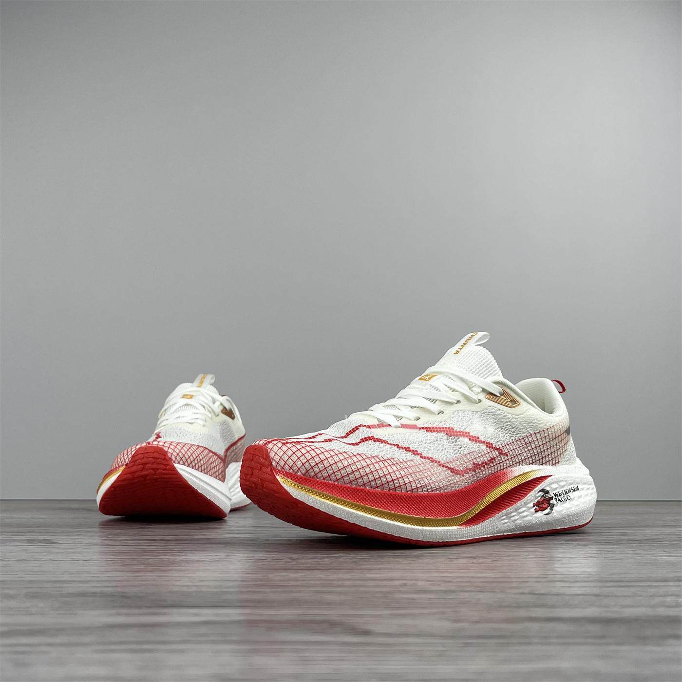 外贸爆米花碳板跑步鞋男女鞋减震春季透气竞速跑鞋中考体测运动鞋