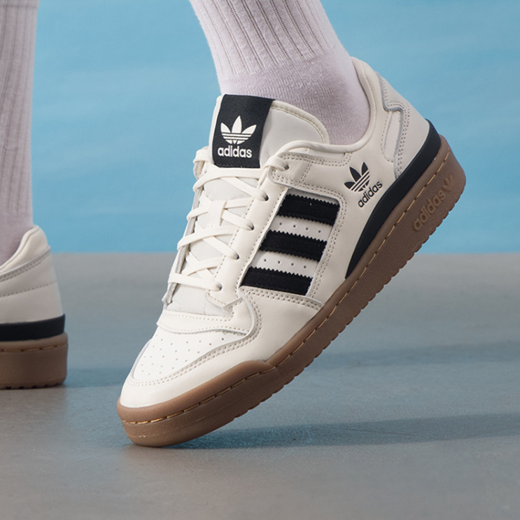 阿迪达斯三叶草男女板鞋JQ0209