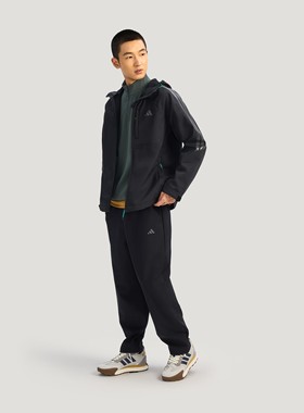 阿迪达斯男子26年春款运动薄绒保暖连帽软壳夹克外套KR2496 2497