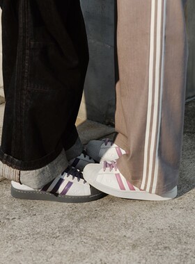 阿迪达斯三叶草男女鞋26年情人节款经典贝壳头板鞋KH8023 KZ7157