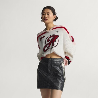 三叶草女子仿皮运动短裙KE5034