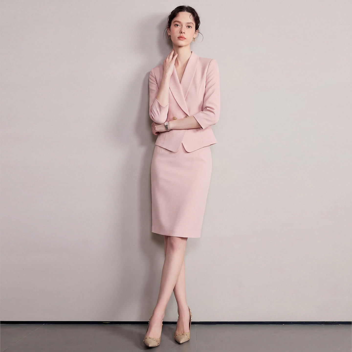 艾尚臣轻熟优雅风粉色西装套装女春夏职业装双排扣高级感通勤装