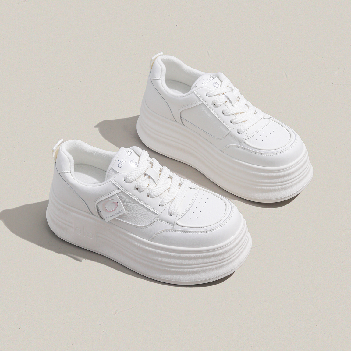 周周推荐~2025秋冬季新款韩版厚底增高小白鞋女轻便学生休闲板鞋