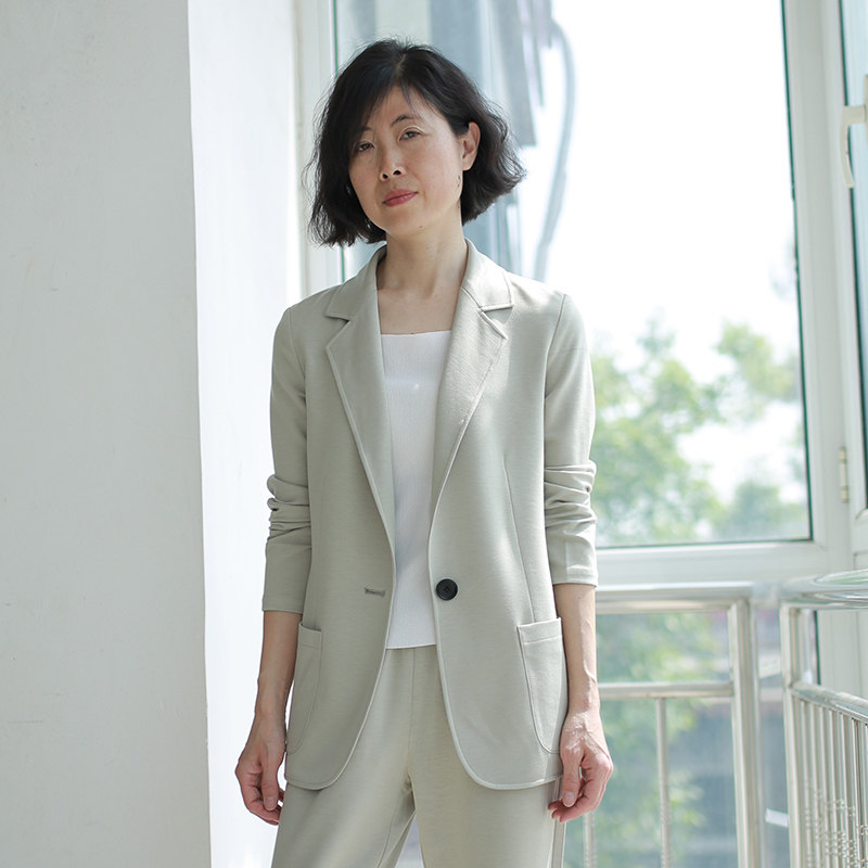 抹茶绿薄款正肩西装外套女初夏抗皱弹力棉修身收腰休闲针织西服