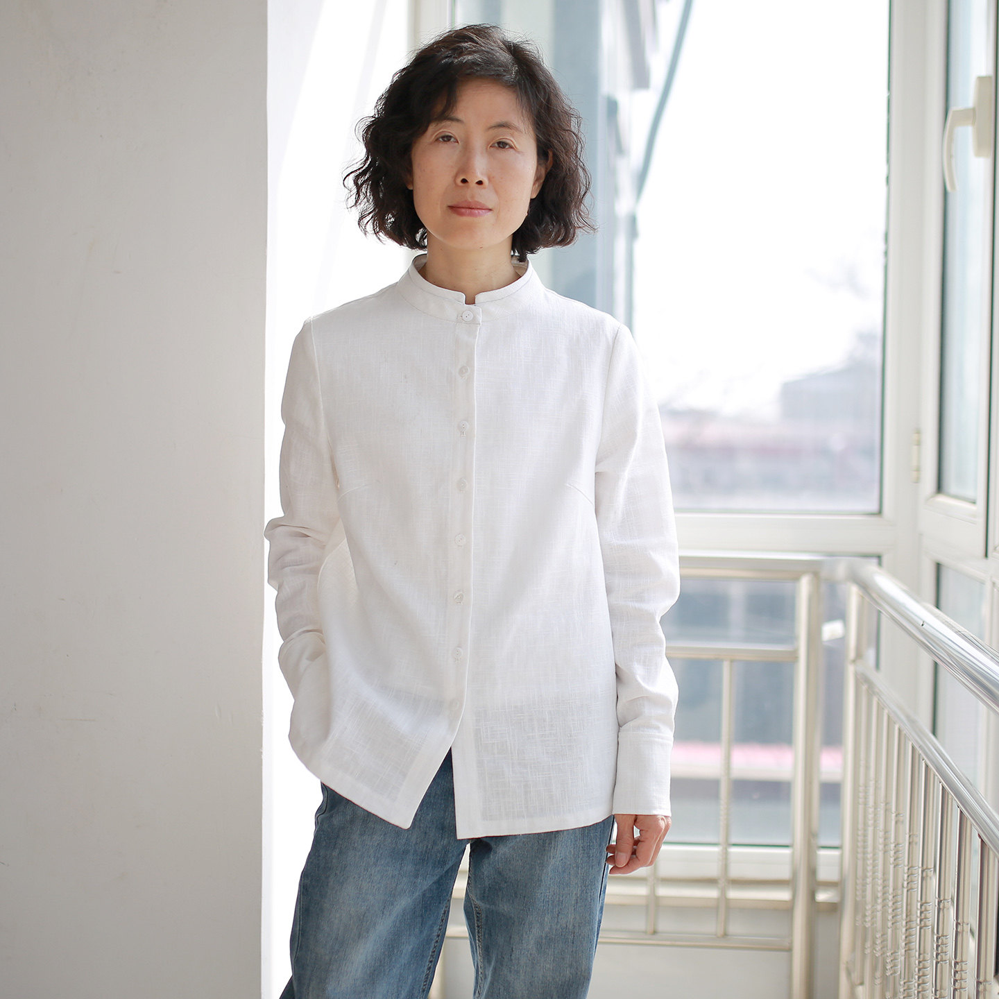 早春新品中式小立领基础款透气白色不透休闲高级感宽松亚麻衬衫