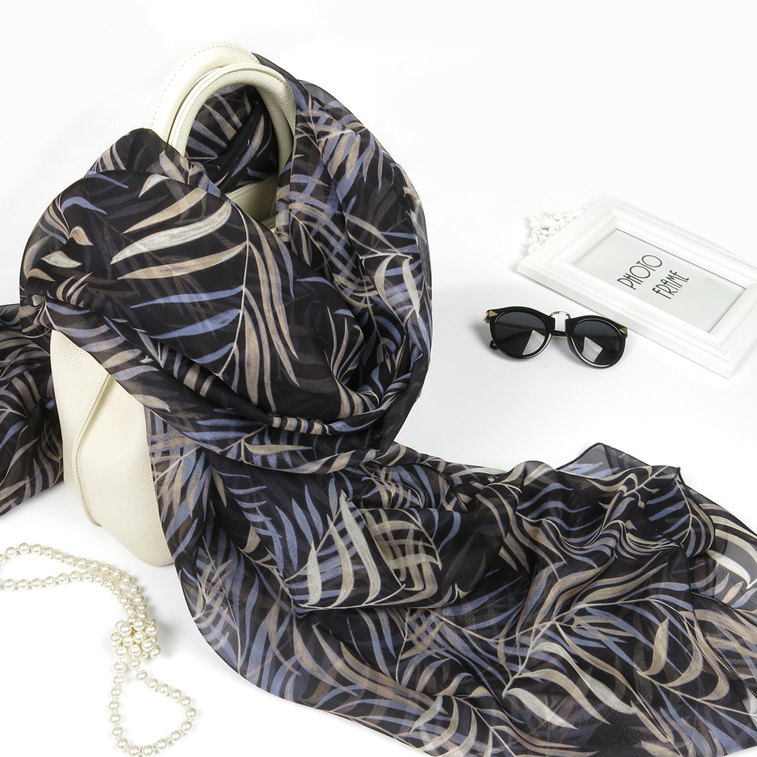 好搭衣服！桑蚕丝丝巾！提升衣品