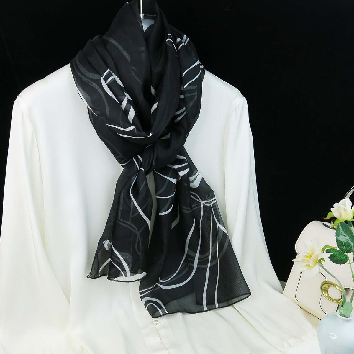 优雅条纹 百搭黑色 100%桑蚕丝真丝丝巾围巾