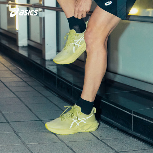 亚瑟士男子减震回弹跑步鞋