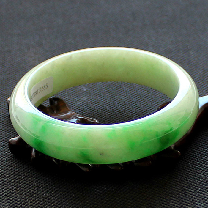 翡翠a货冰糯种白底青飘阳绿手镯