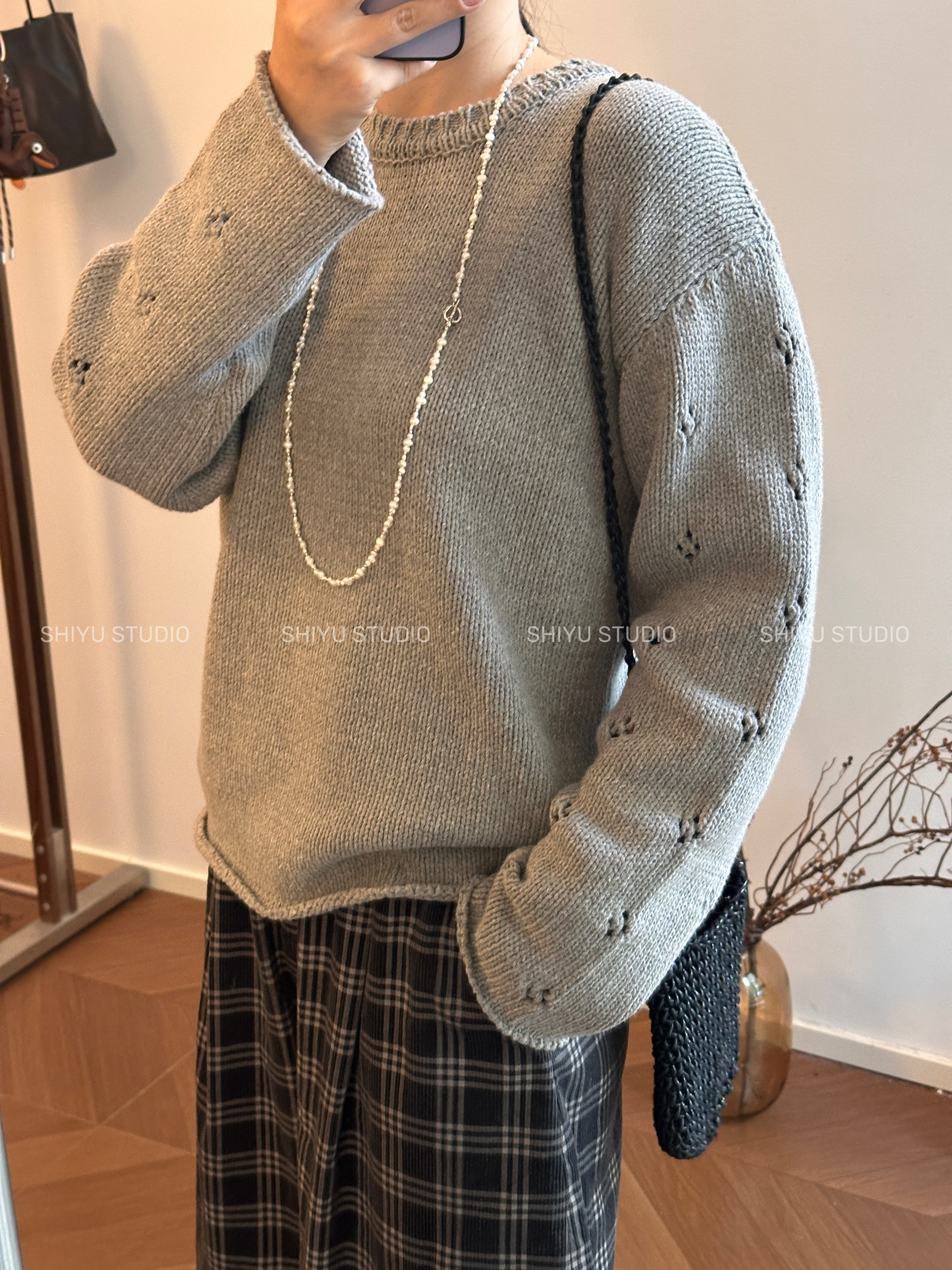 “简约韩系”舒适棉线高级灰袖子镂空设计宽松套头毛衣毛衫女