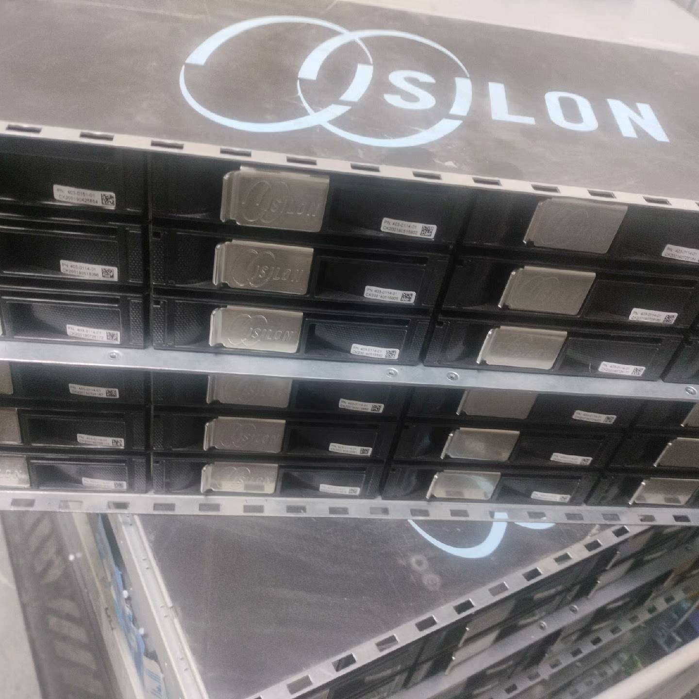 EMC ISILON  x410 不带硬盘  议价 也可为维修！！