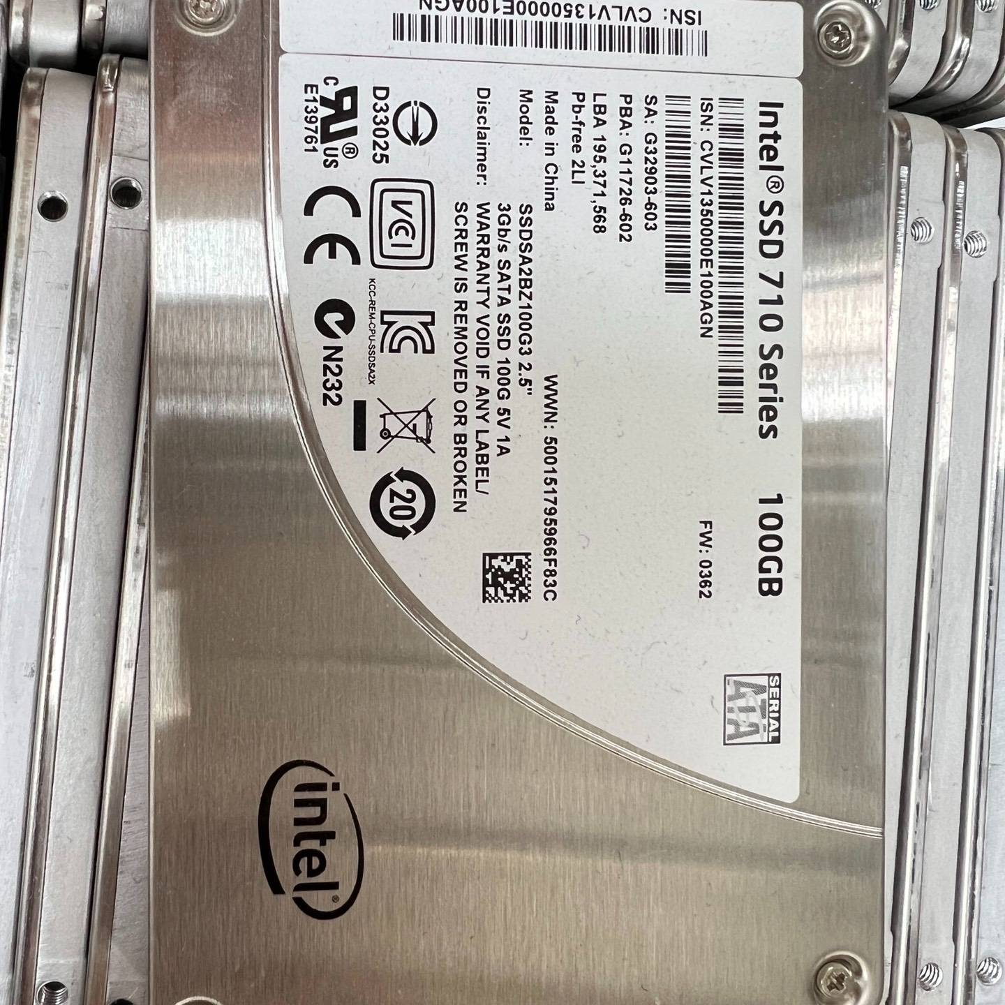 英特尔 710系列 100g 2.5寸 议价 也可为维修！！